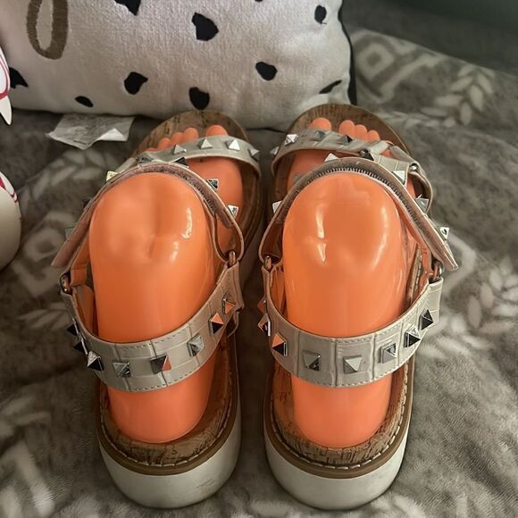 Steven new york white leather silver stud studded teva sandals 8.5 - Picture 6 of 6